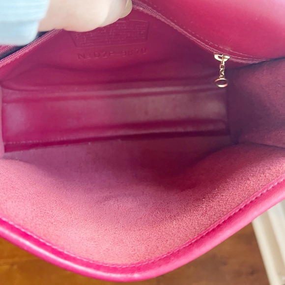 Coach Court Vintage Crossbody Bag Color Red 9870 - Picture 4 of 15